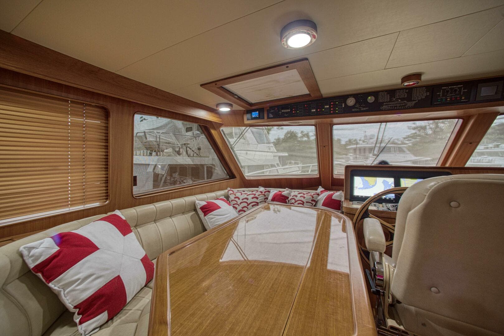2011 Marlow Explorer 70E — photo 19