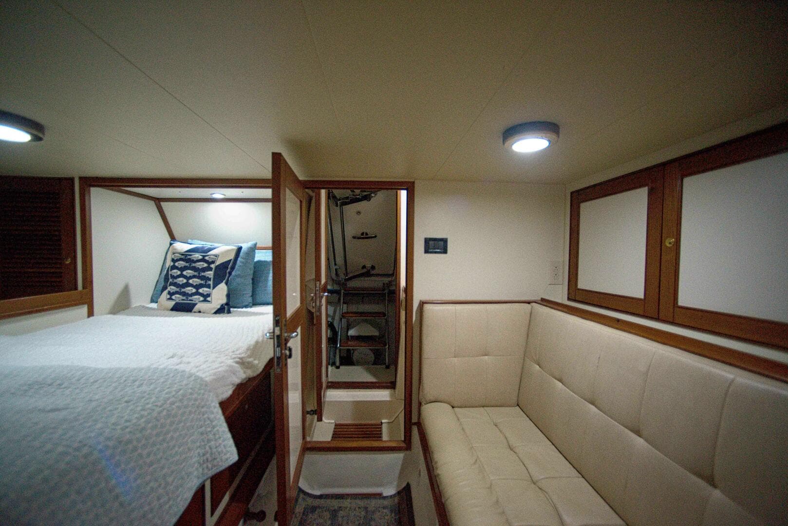 2011 Marlow Explorer 70E — photo 37