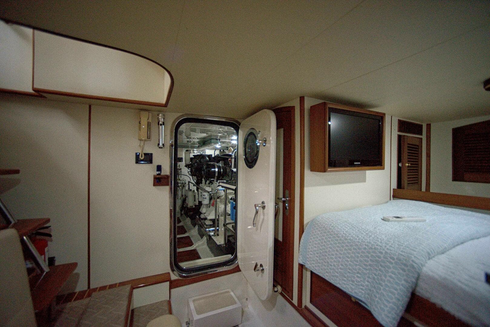 2011 Marlow Explorer 70E — photo 38