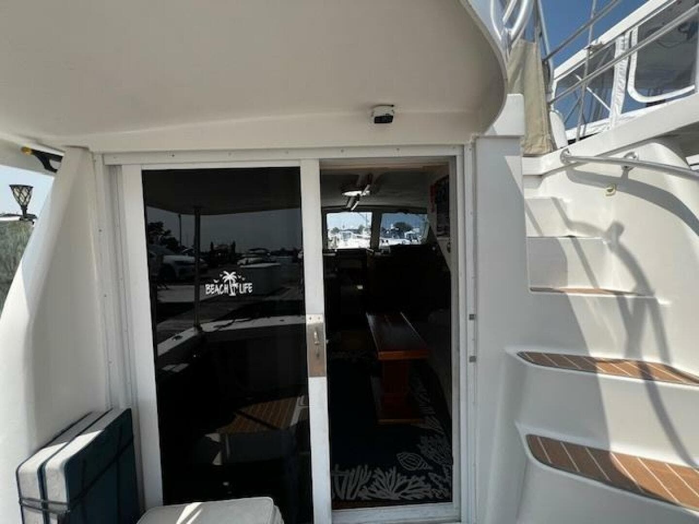 2000 Mainship 390 — photo 24