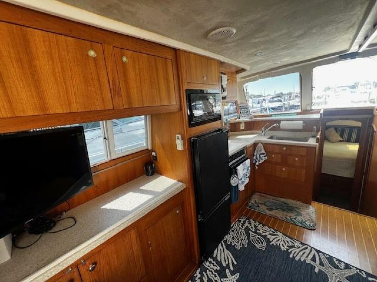 2000 Mainship 390 — photo 29