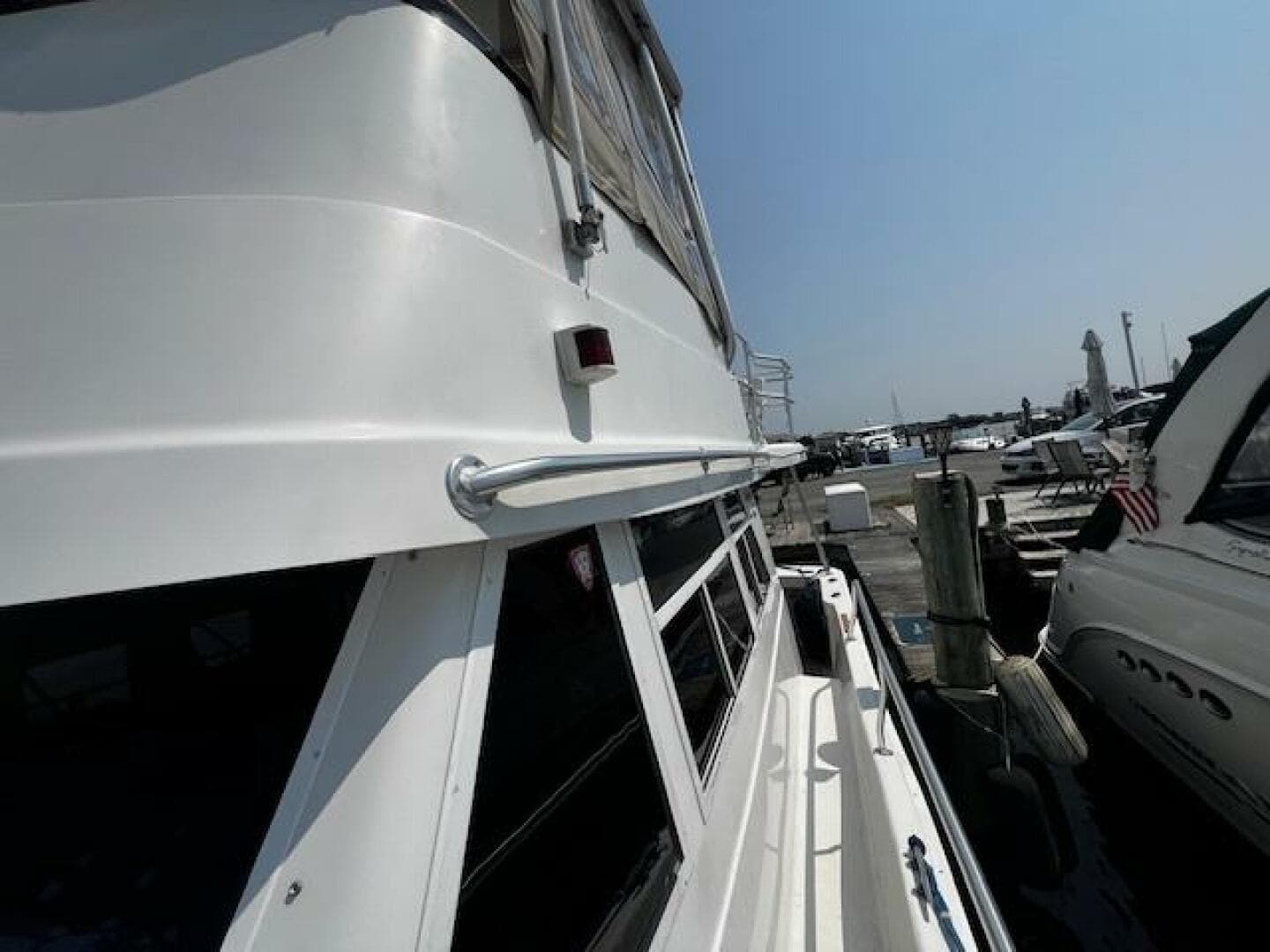 2000 Mainship 390 — photo 19