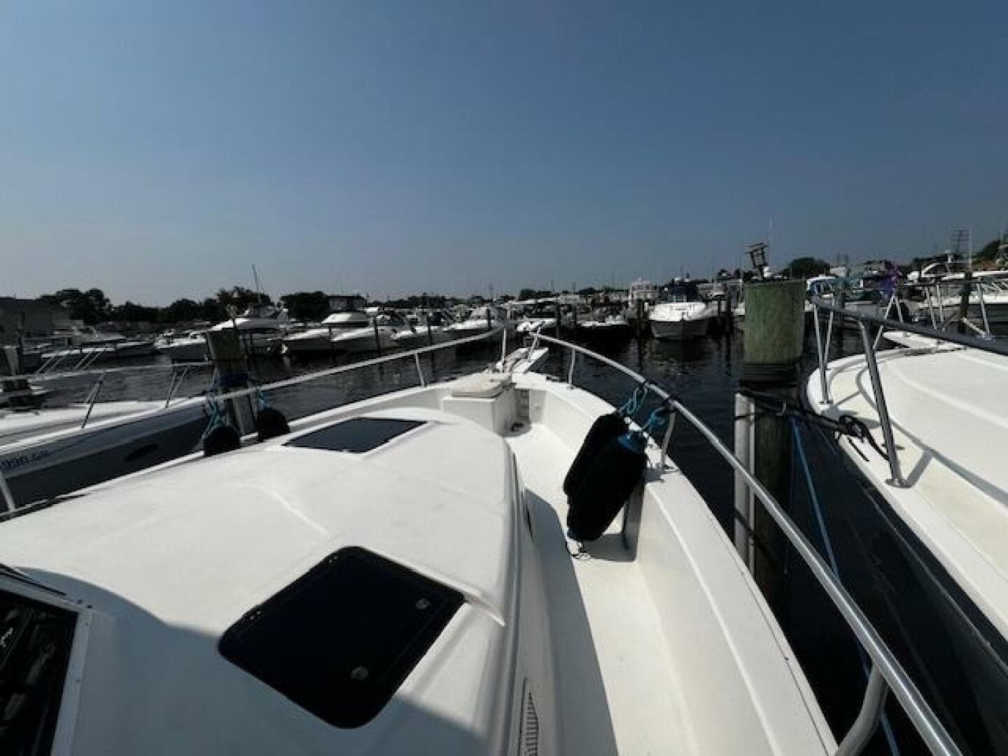 2000 Mainship 390 — photo 10