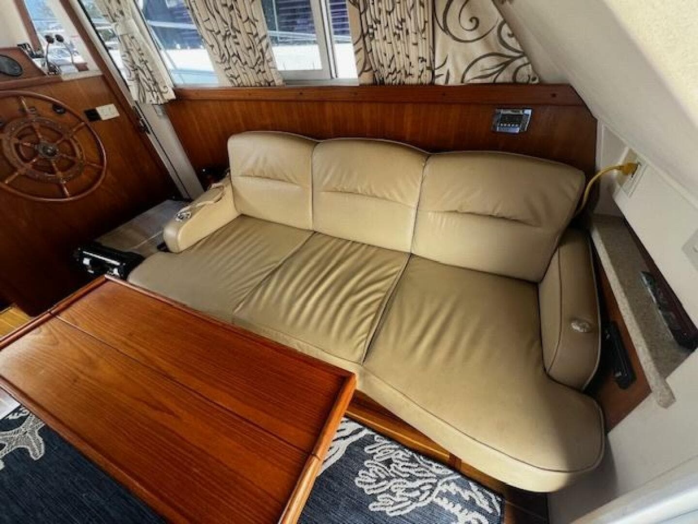 2000 Mainship 390 — photo 27