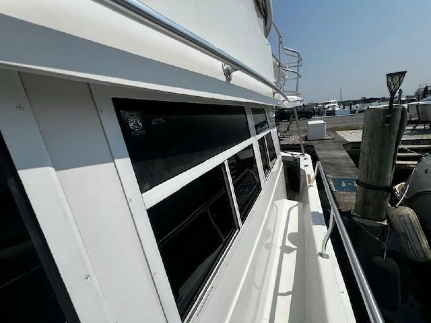 2000 Mainship 390 — photo 20