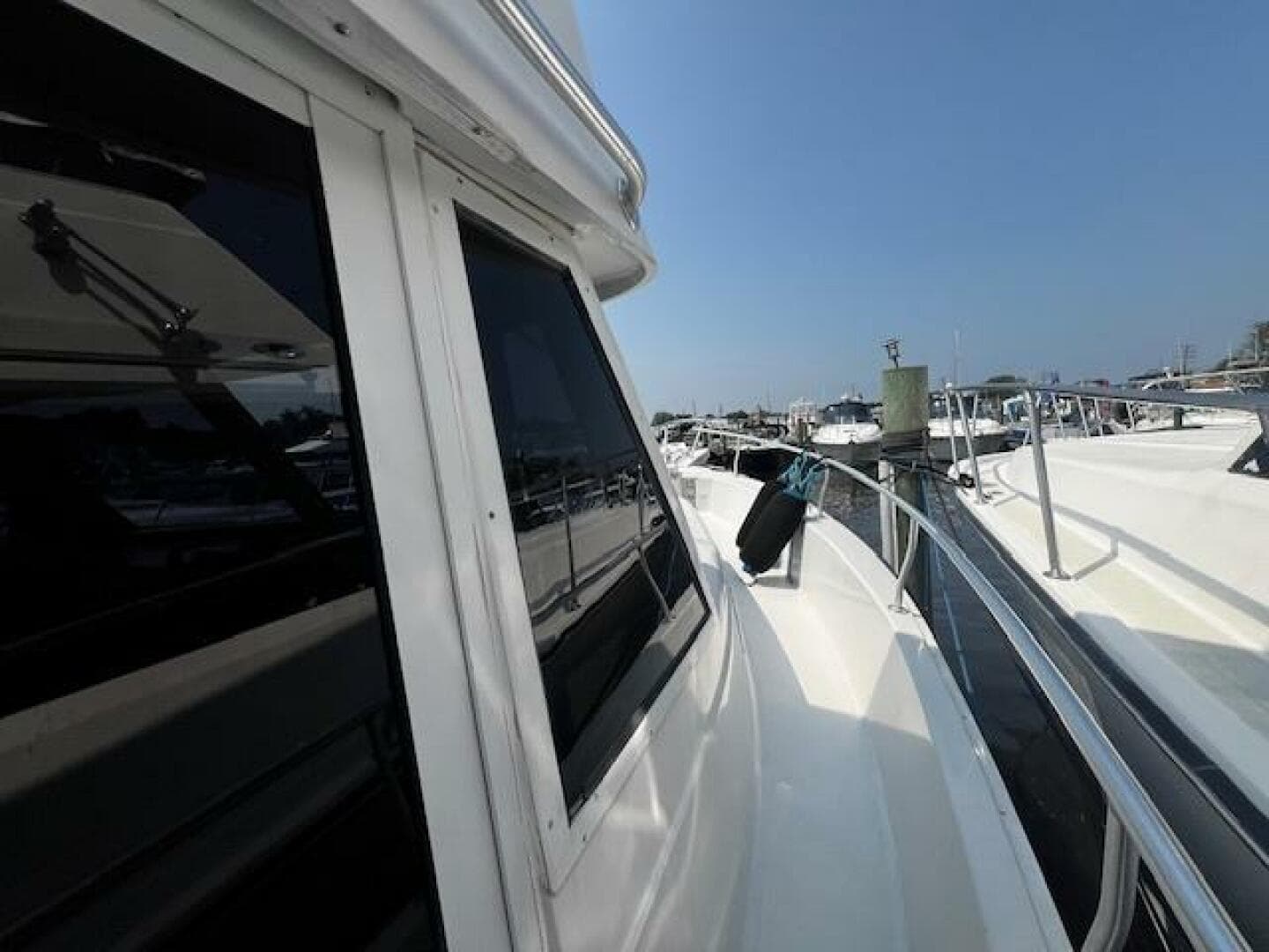 2000 Mainship 390 — photo 9