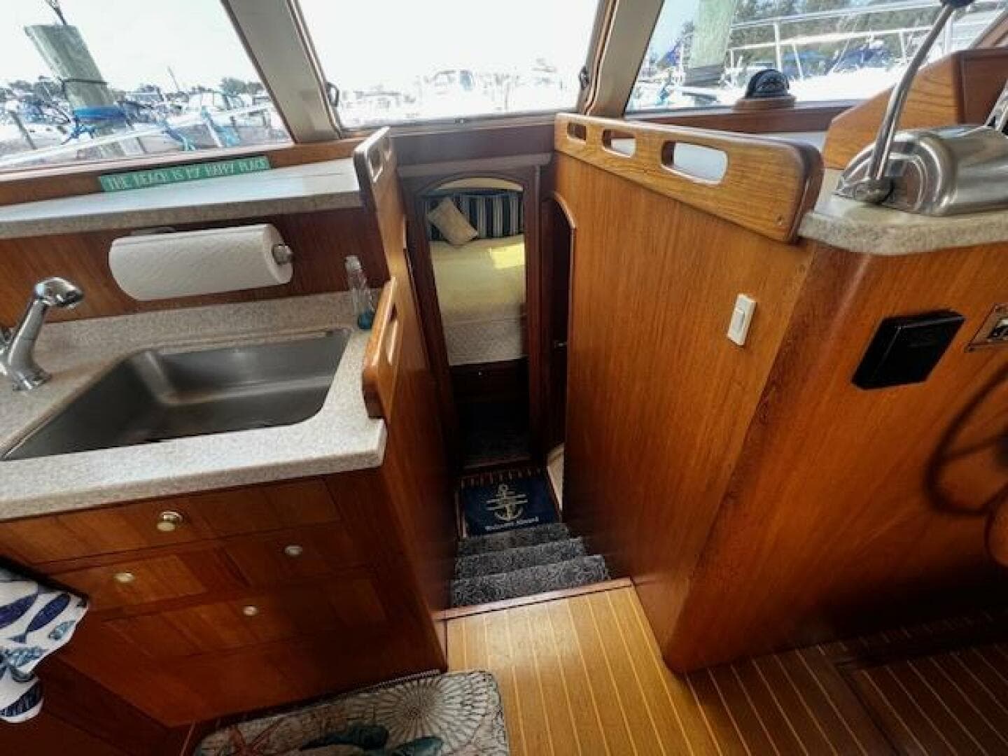 2000 Mainship 390 — photo 35