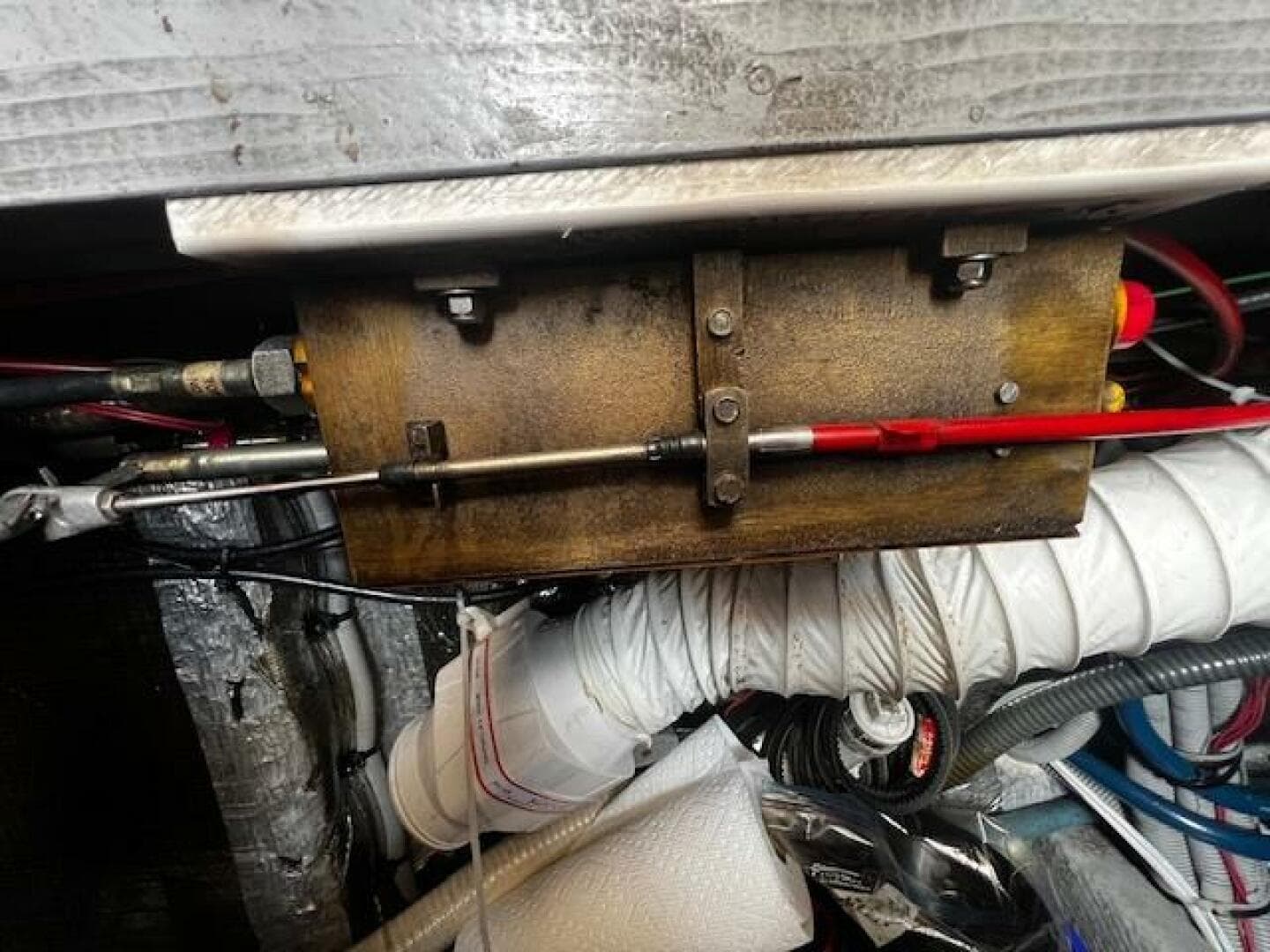 2000 Mainship 390 — photo 73