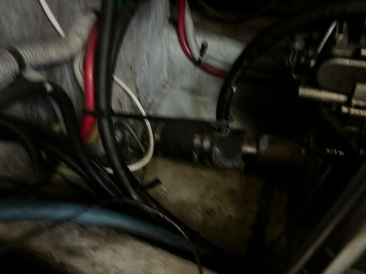 2000 Mainship 390 — photo 68