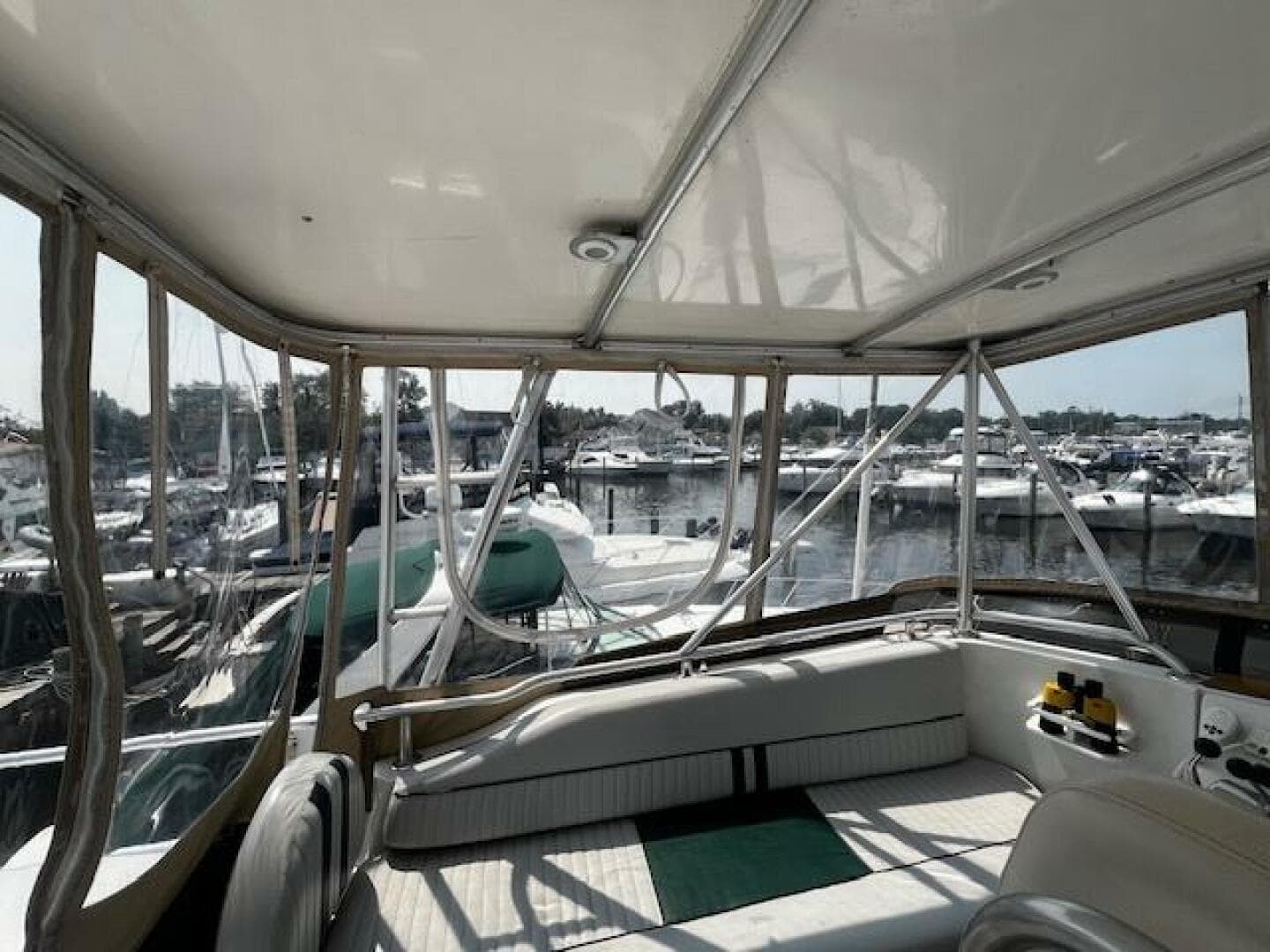 2000 Mainship 390 — photo 48