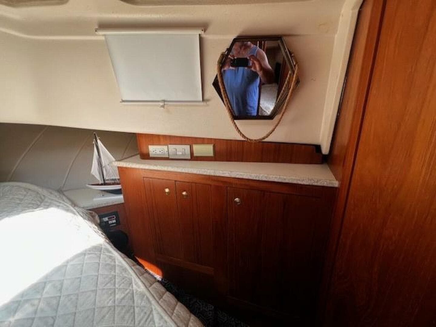 2000 Mainship 390 — photo 43