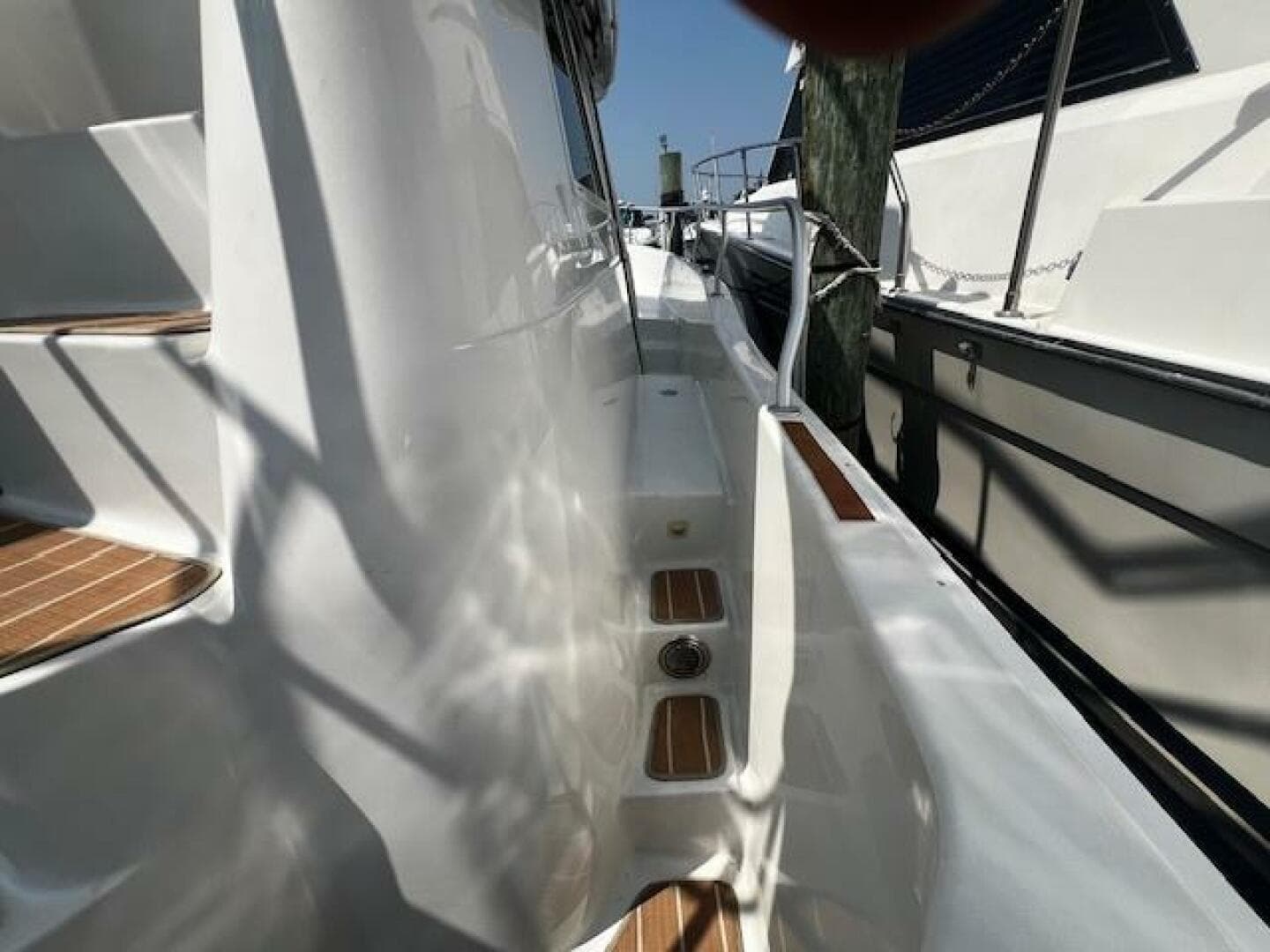 2000 Mainship 390 — photo 7