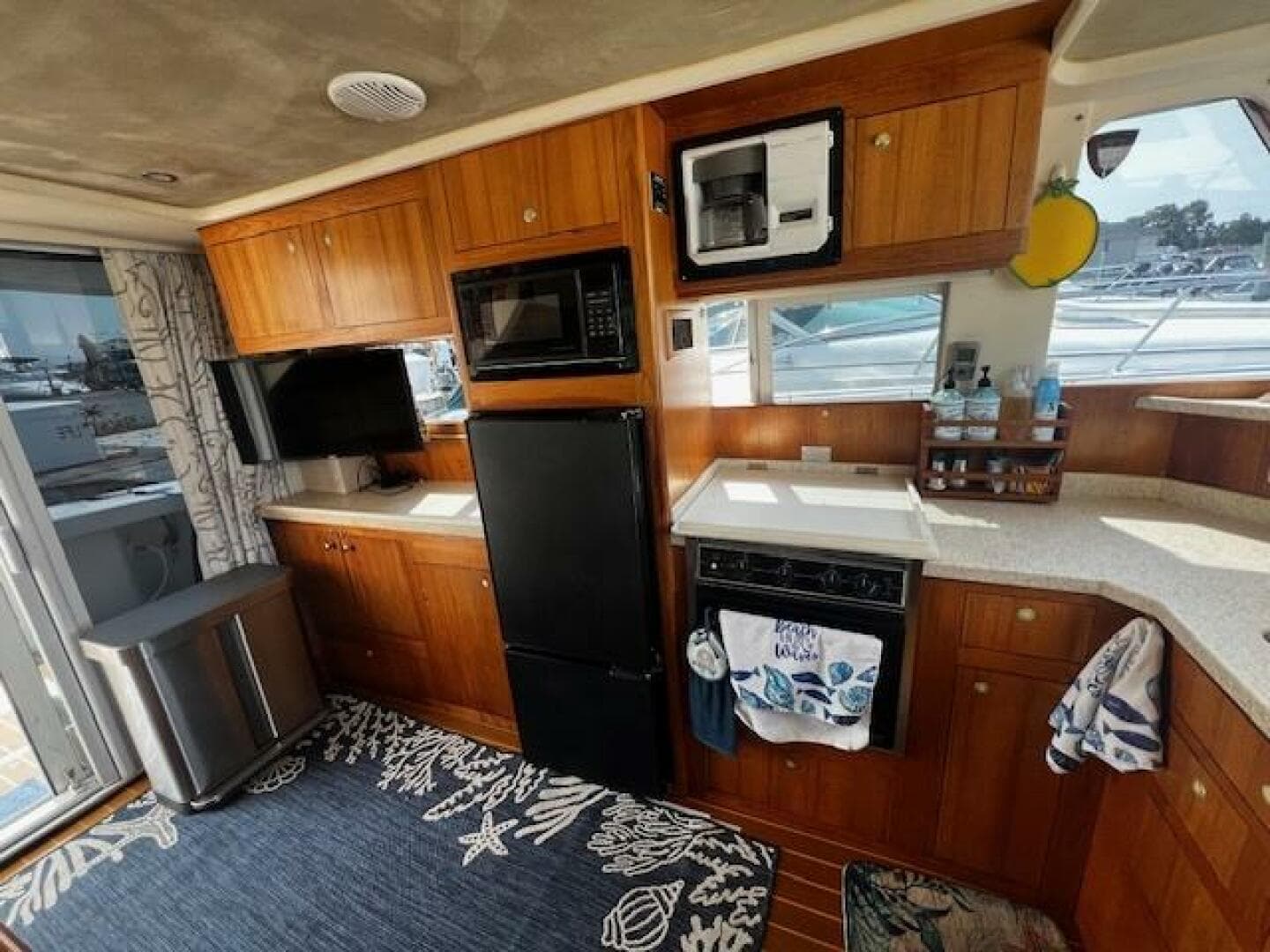 2000 Mainship 390 — photo 31