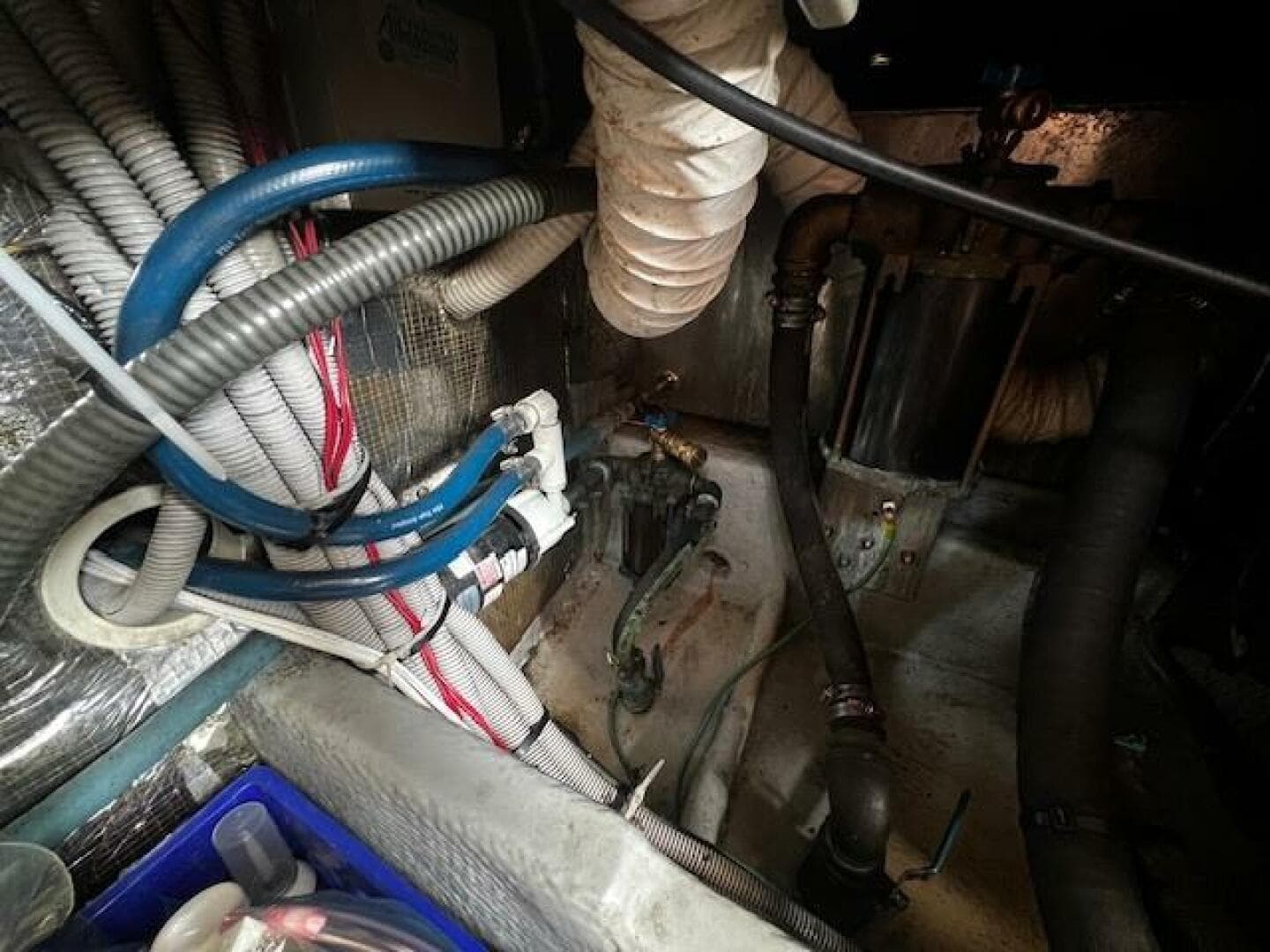 2000 Mainship 390 — photo 71