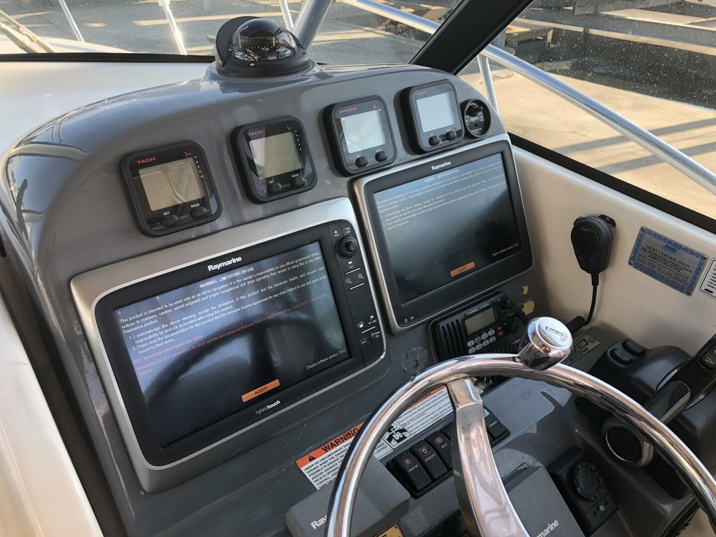 2007 Pursuit 335 Offshore — photo 17