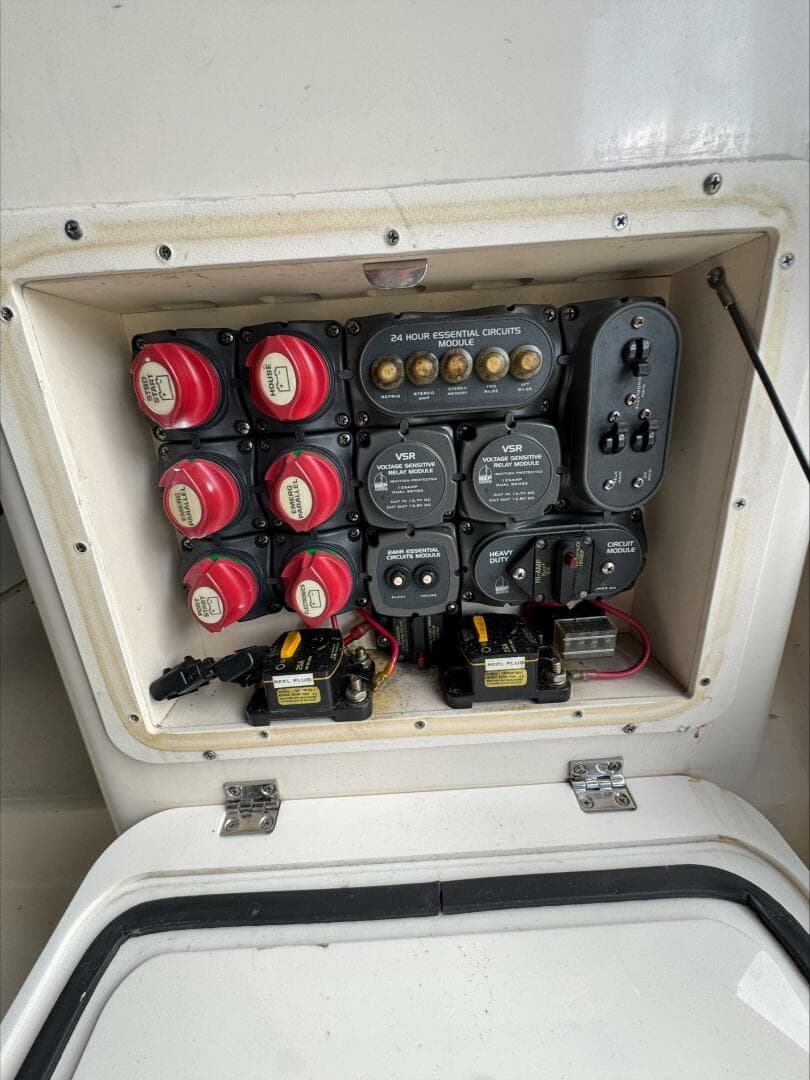 2007 Pursuit 335 Offshore — photo 39