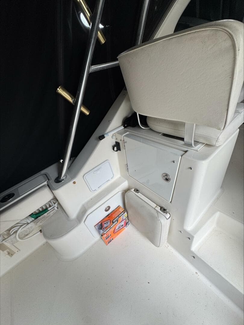 2007 Pursuit 335 Offshore — photo 25