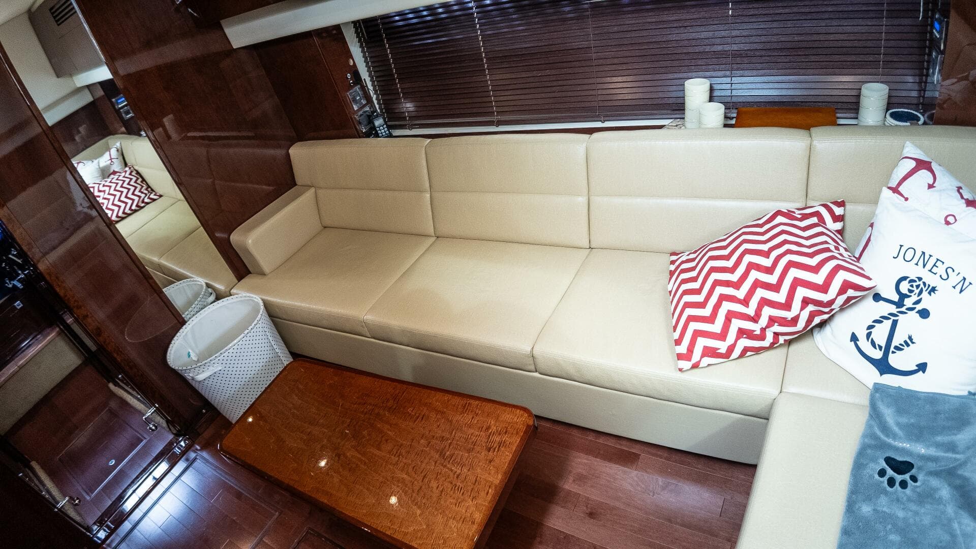 2009 Sea Ray 470 Sundancer — photo 32
