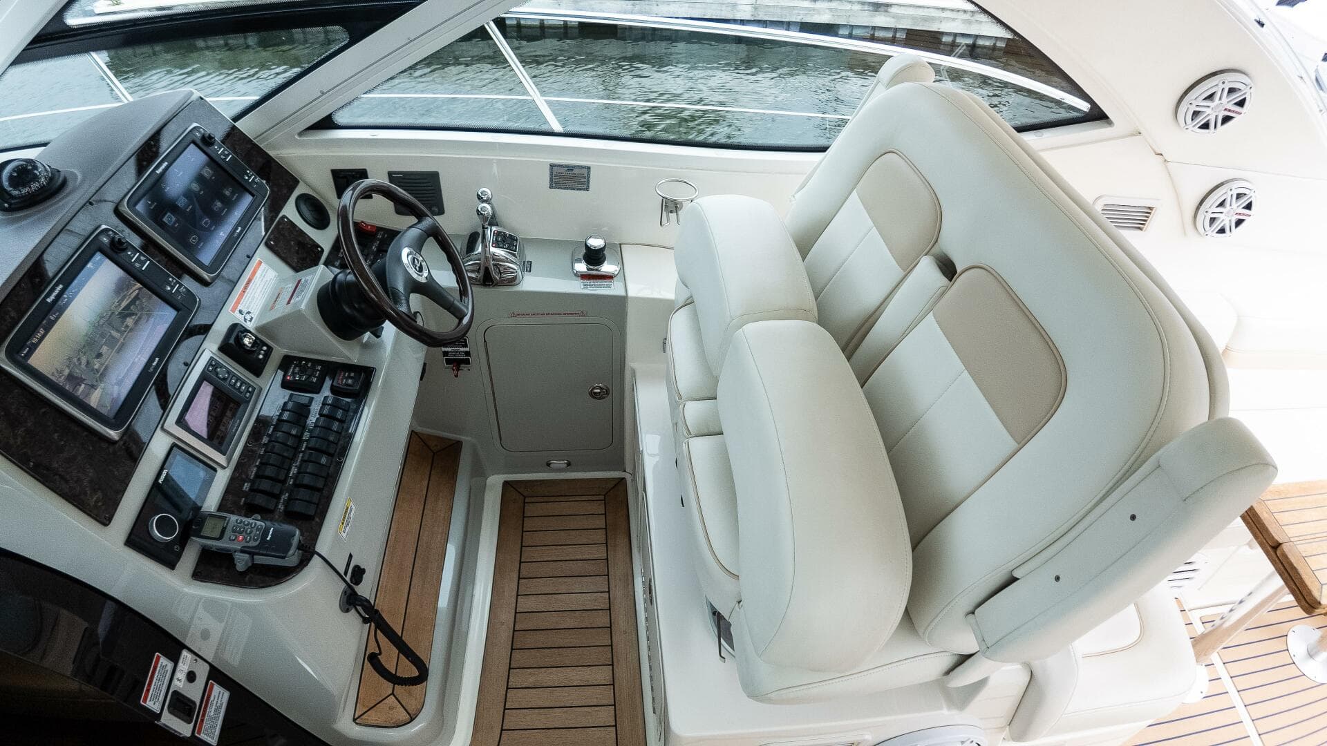 2009 Sea Ray 470 Sundancer — photo 23