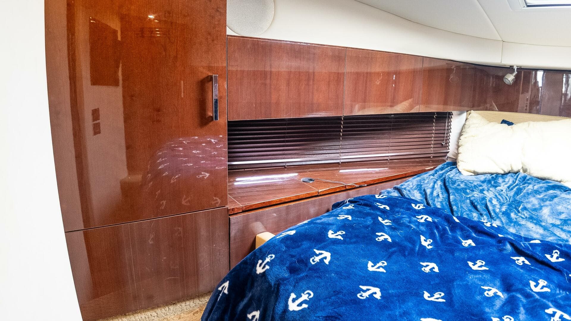 2009 Sea Ray 470 Sundancer — photo 36