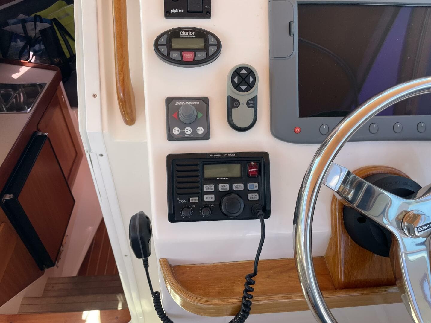 2004 Hunt Yachts Surfhunter — photo 3