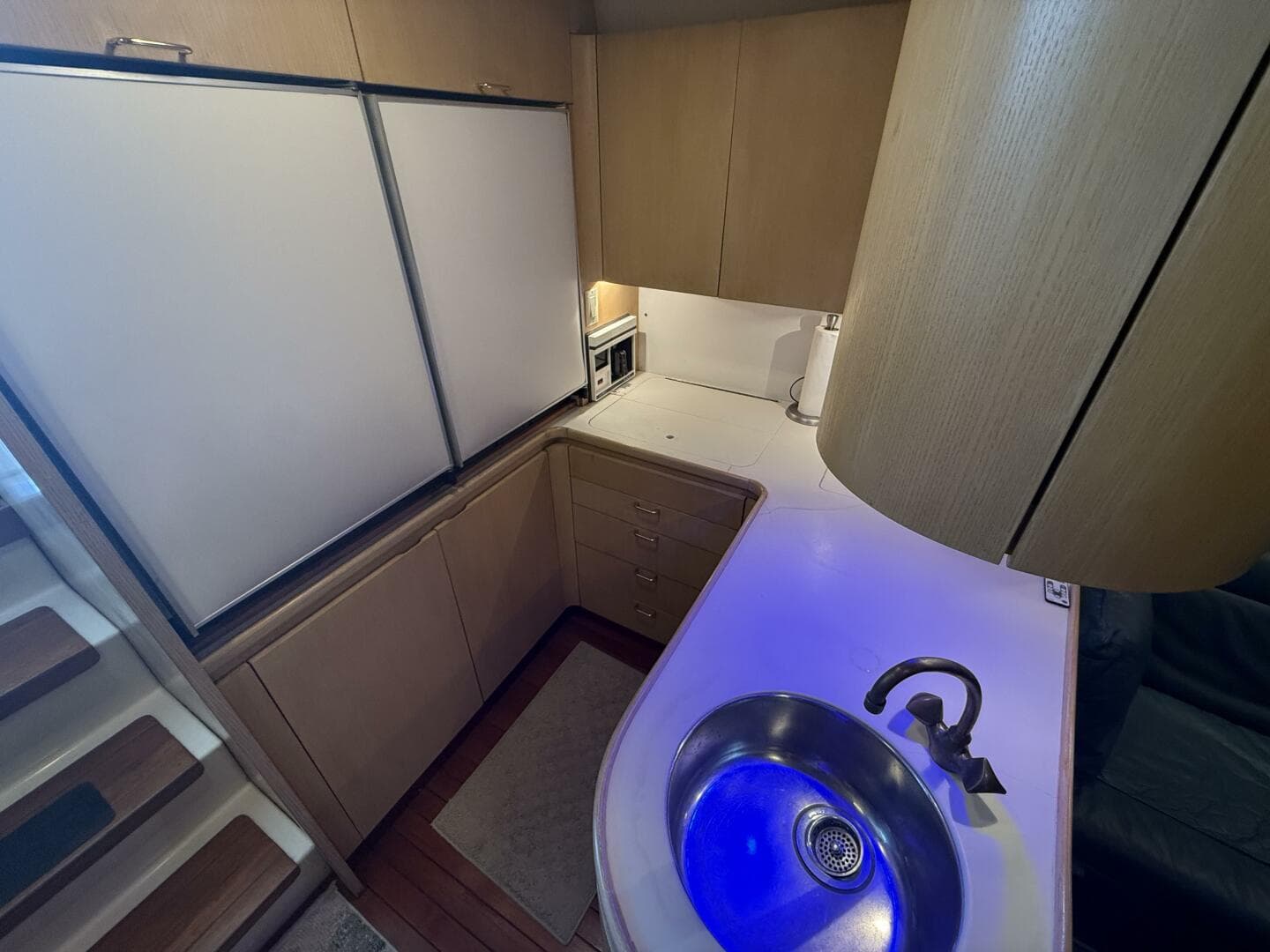 1991 Tiara Yachts 43 Open — photo 28