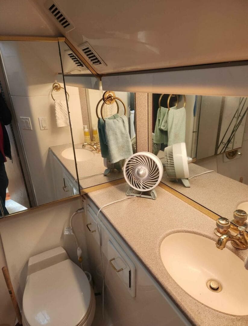 1991 Tiara Yachts 43 Open — photo 29