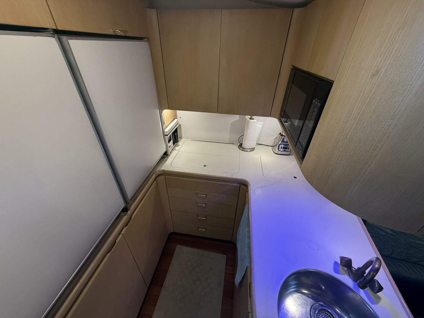 1991 Tiara Yachts 43 Open — photo 31