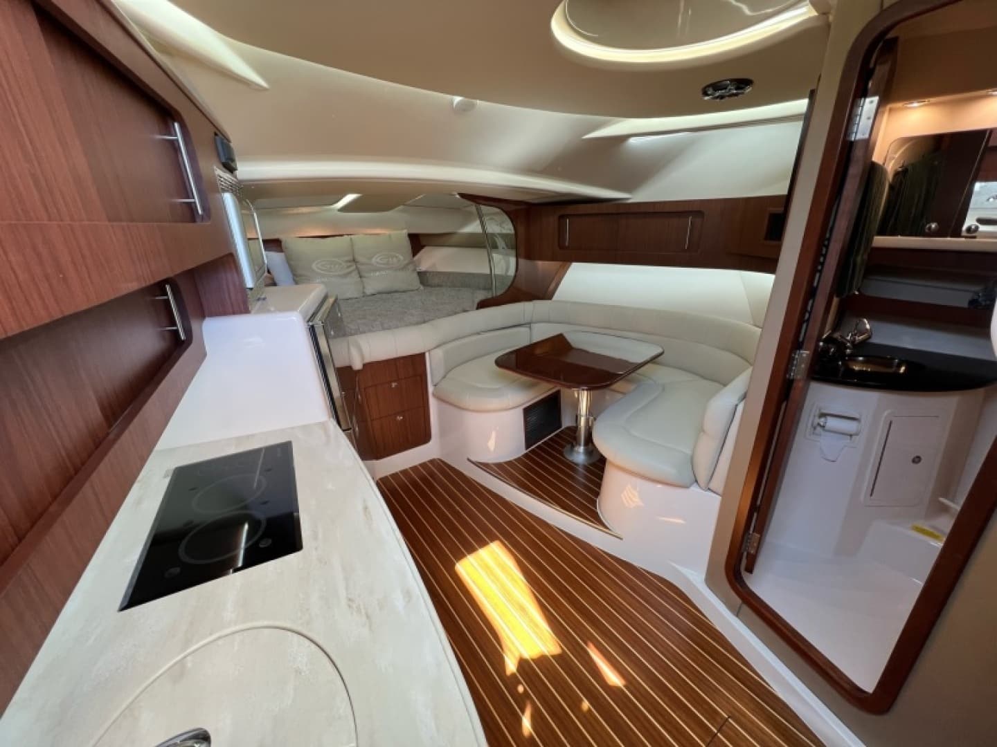 2019 Grady-White 37 Express — photo 7