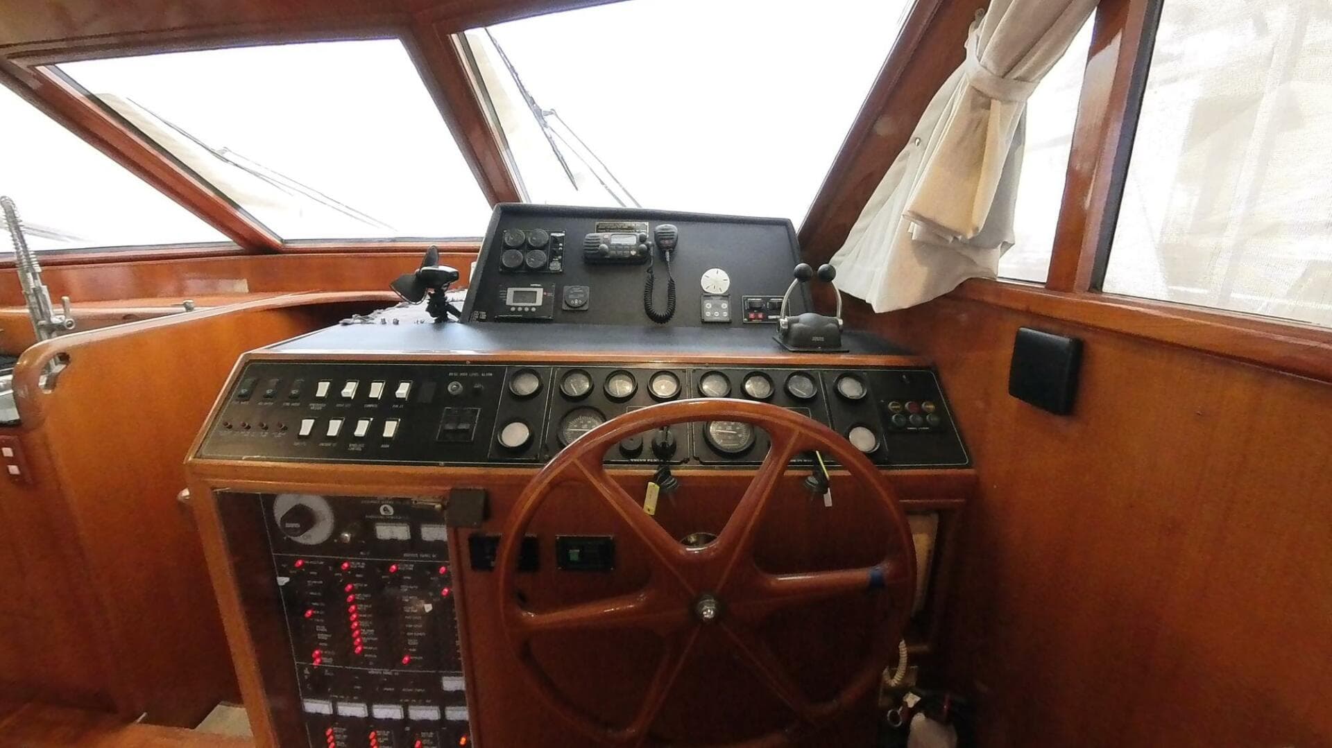 1998 Ocean Alexander 500 Sport Sedan — photo 18