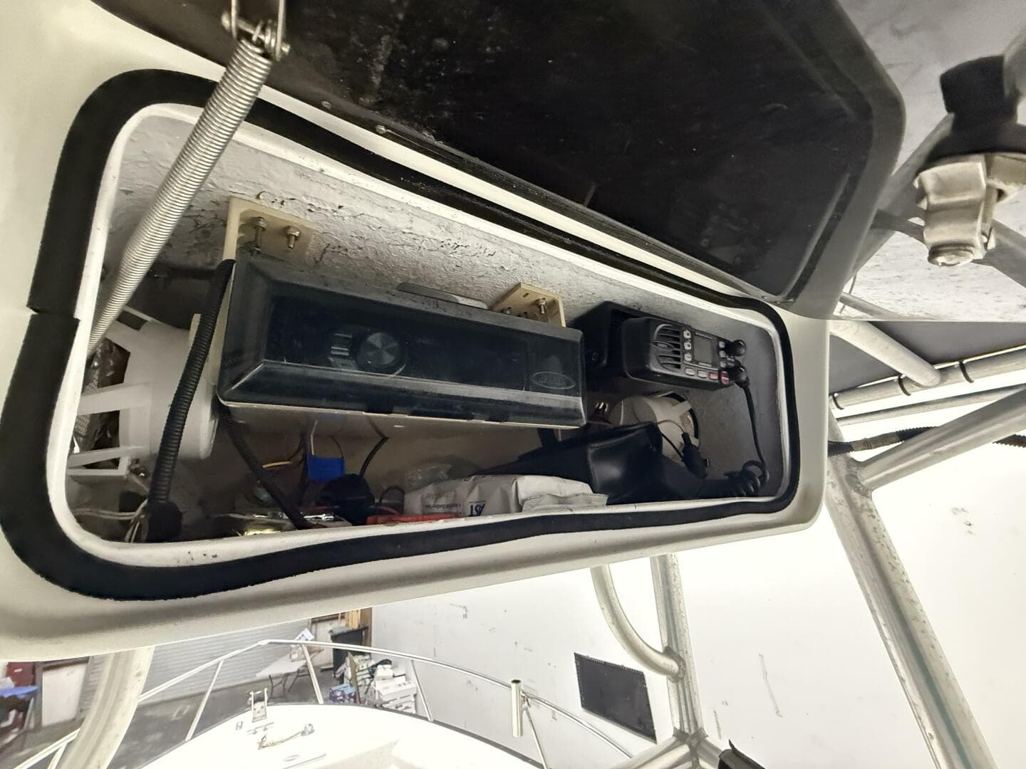 2002 Key Largo 2100 CC — photo 6