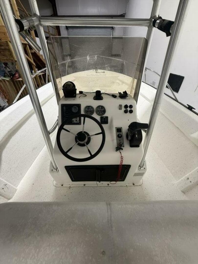 2002 Key Largo 2100 CC — photo 5