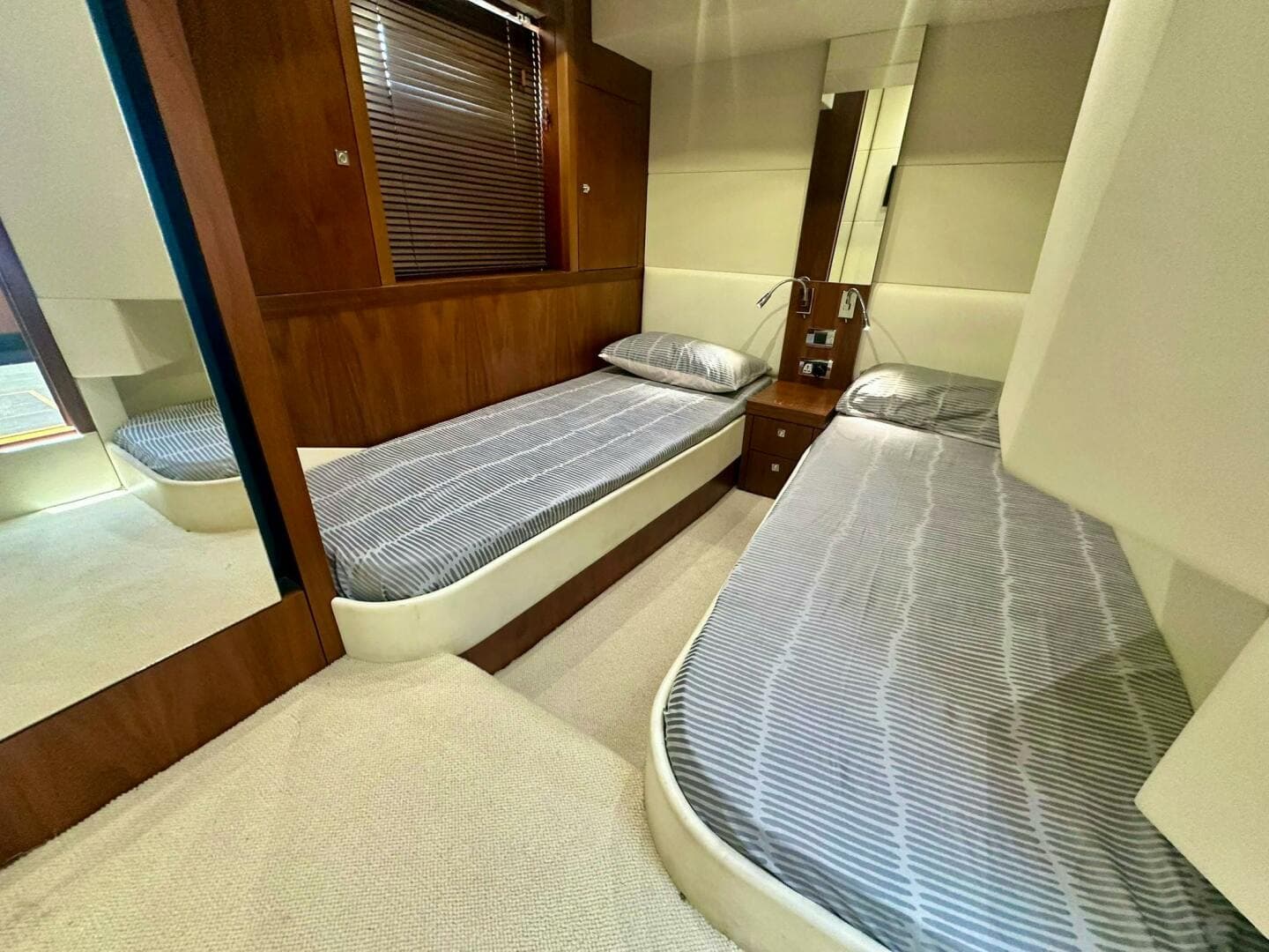 2013 Sunseeker 53 Manhattan — photo 13