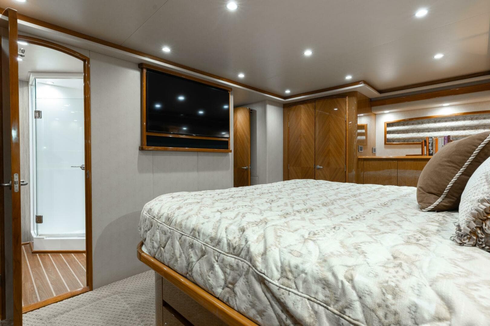 2012 Viking 76 Enclosed Flybridge — photo 23