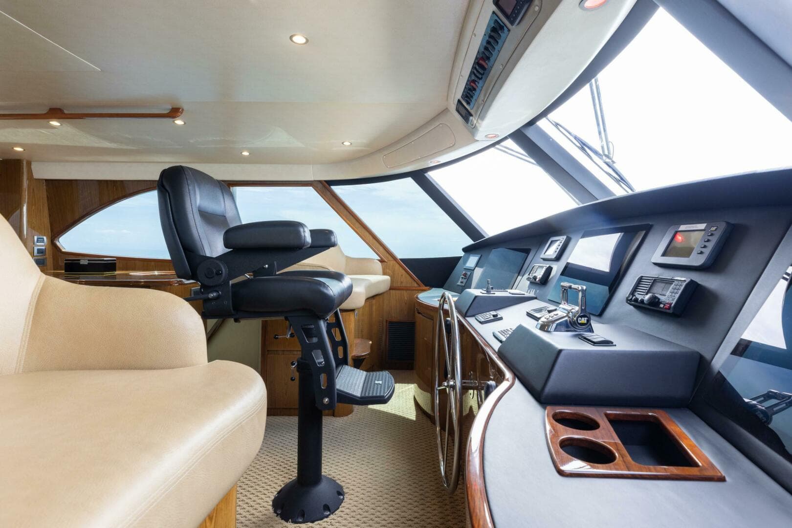 2012 Viking 76 Enclosed Flybridge — photo 34