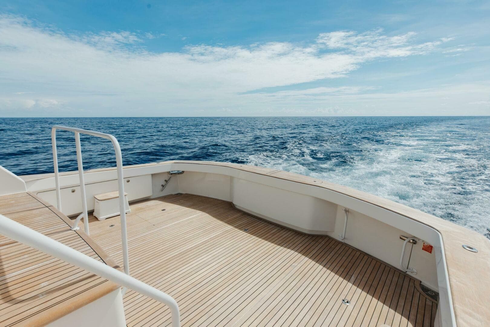 2012 Viking 76 Enclosed Flybridge — photo 3