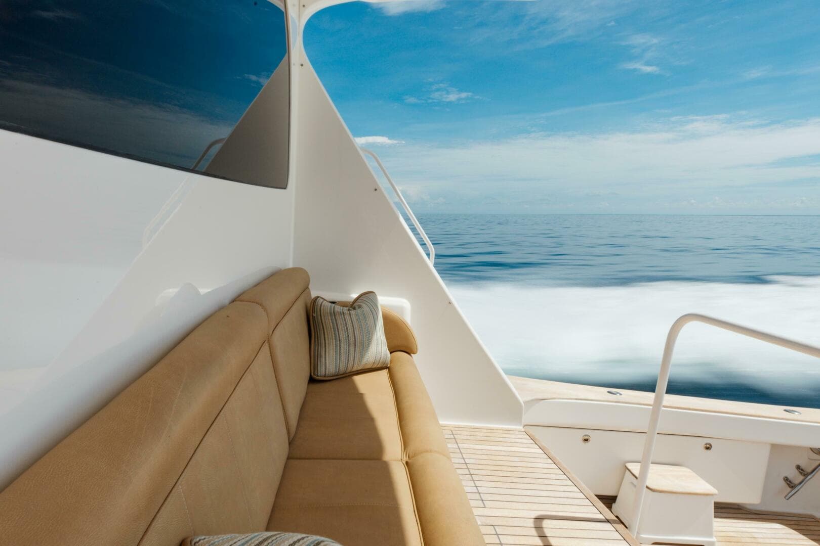 2012 Viking 76 Enclosed Flybridge — photo 5