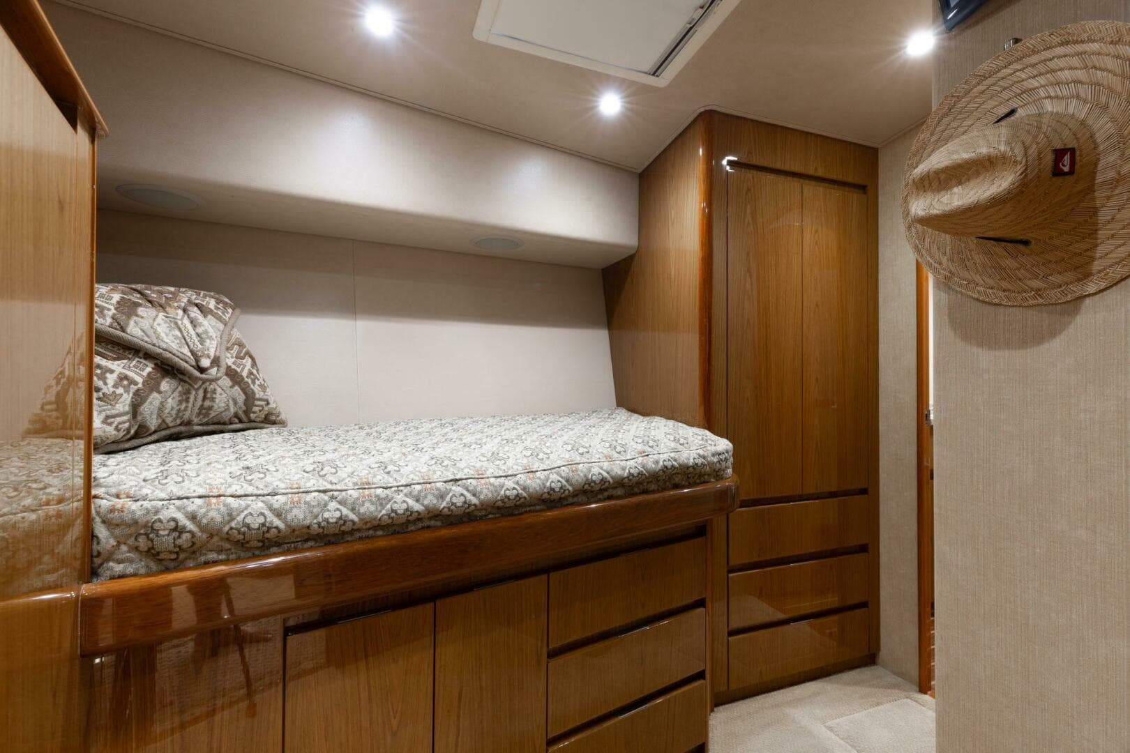 2012 Viking 76 Enclosed Flybridge — photo 28