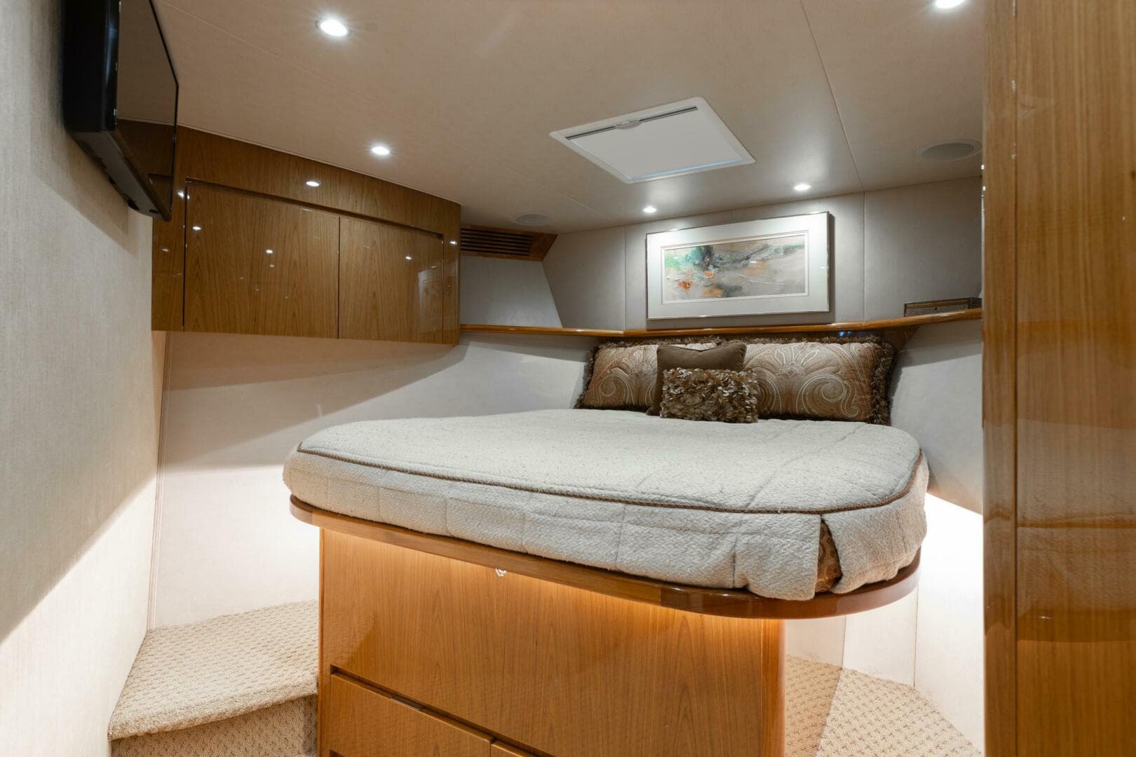 2012 Viking 76 Enclosed Flybridge — photo 15