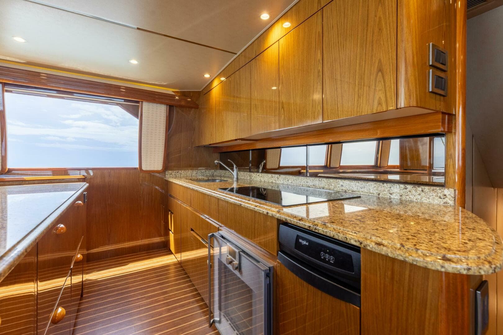2012 Viking 76 Enclosed Flybridge — photo 10