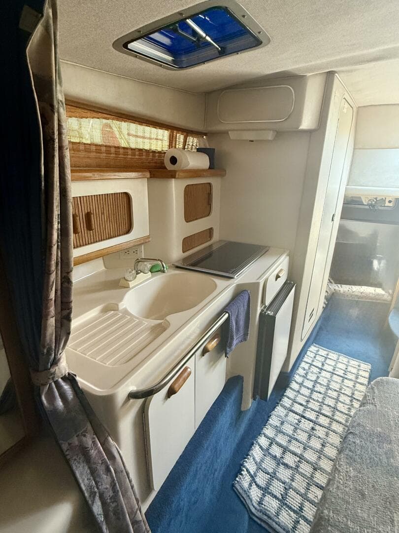 1992 Sea Ray 290 Sundancer — photo 17