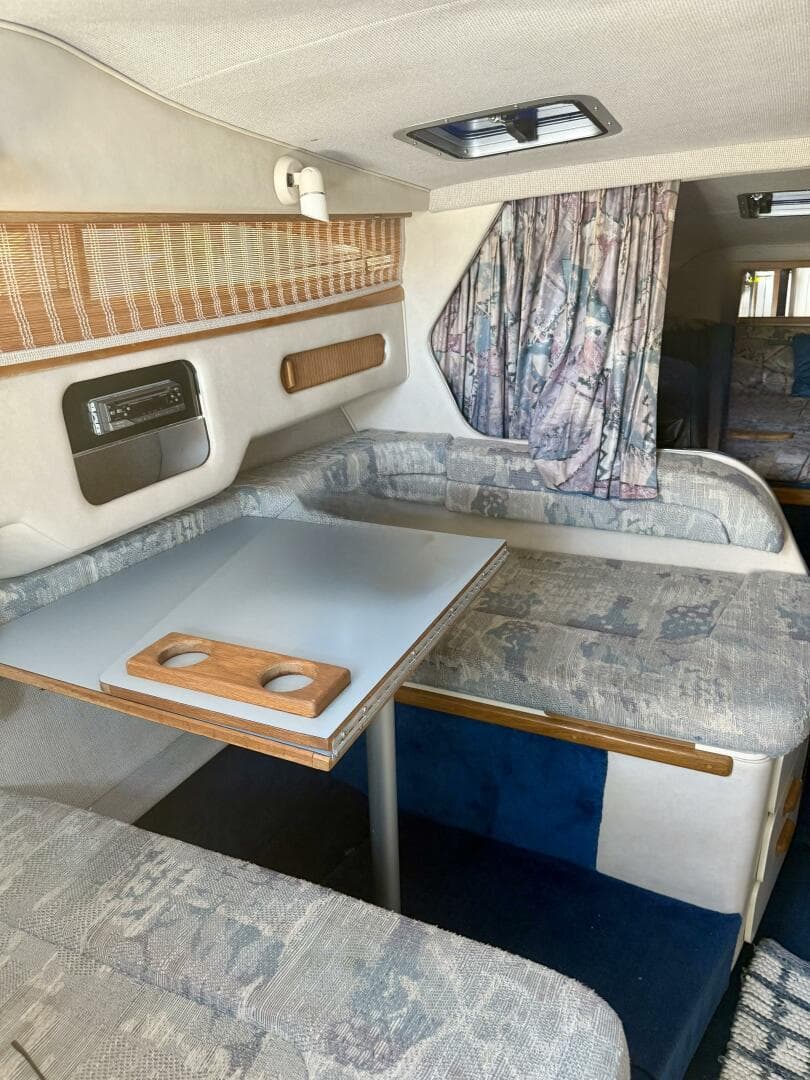 1992 Sea Ray 290 Sundancer — photo 13