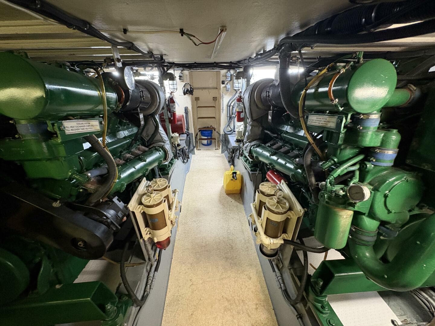 1985 Hatteras 60 Enclosed Bridge — photo 42