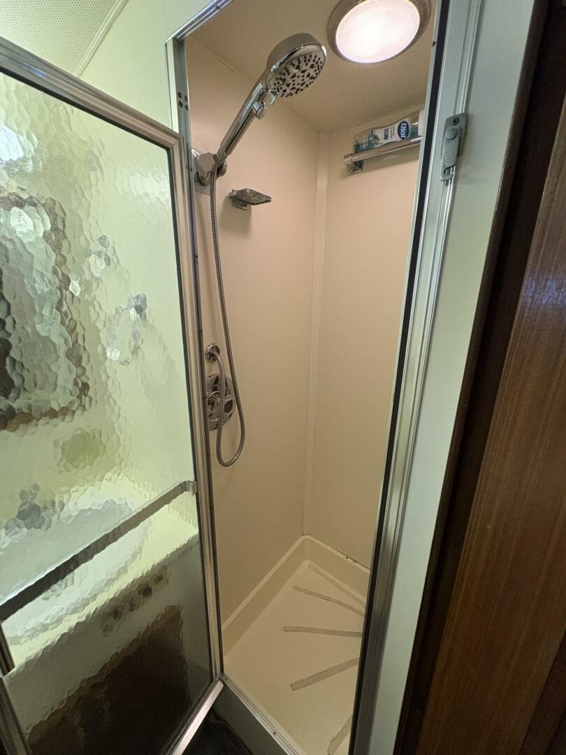 1985 Hatteras 60 Enclosed Bridge — photo 21