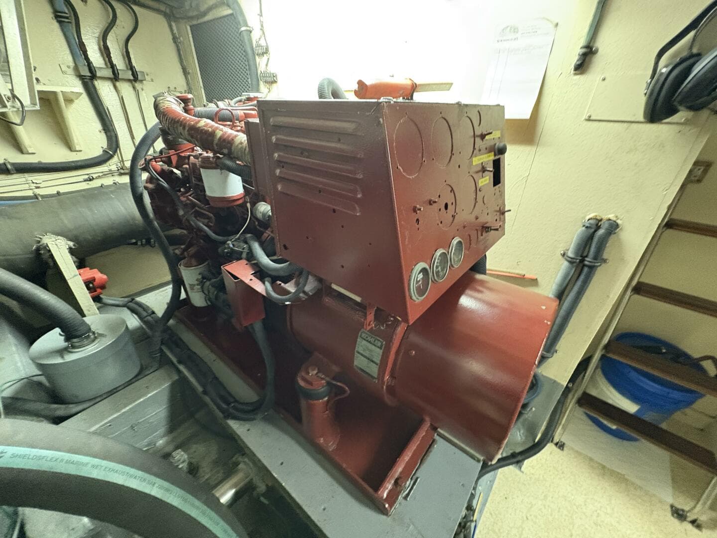 1985 Hatteras 60 Enclosed Bridge — photo 43