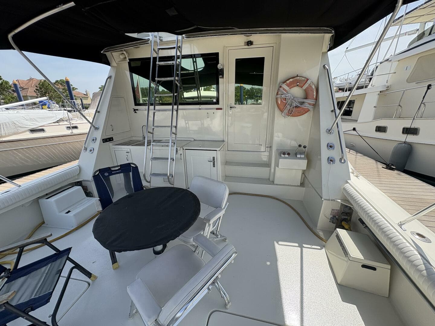 1985 Hatteras 60 Enclosed Bridge — photo 49