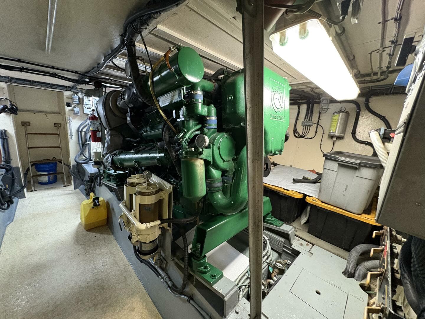 1985 Hatteras 60 Enclosed Bridge — photo 41