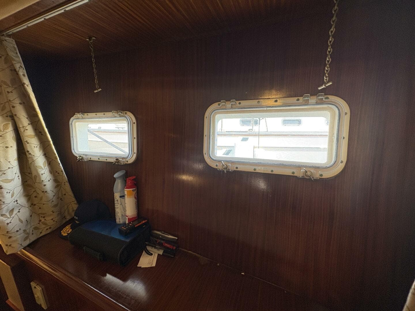 1985 Hatteras 60 Enclosed Bridge — photo 26