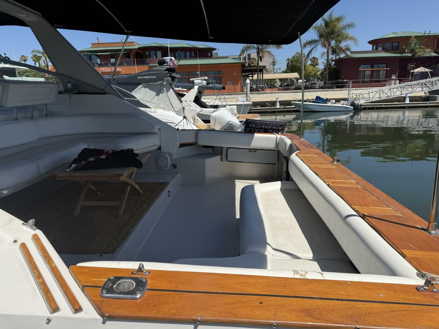 1985 Sea Ray 460 Express Cruiser — photo 4