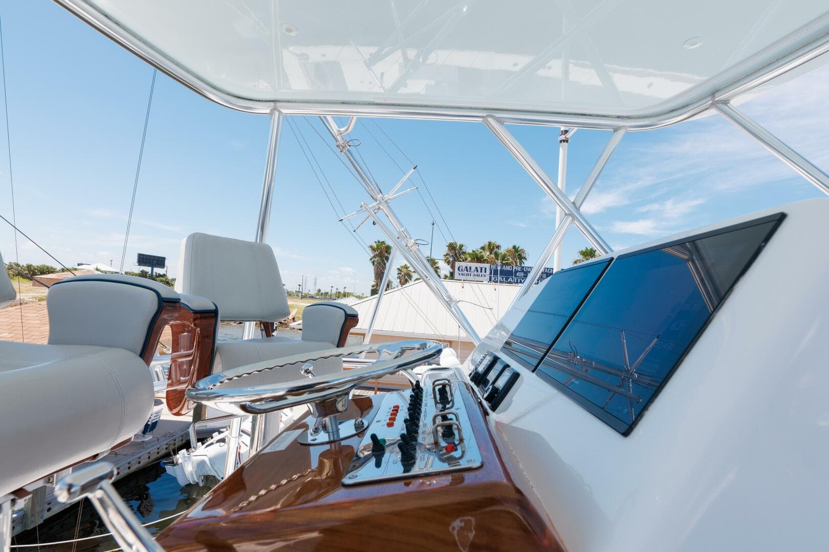 2018 Hatteras GT 45 X Flybridge — photo 31